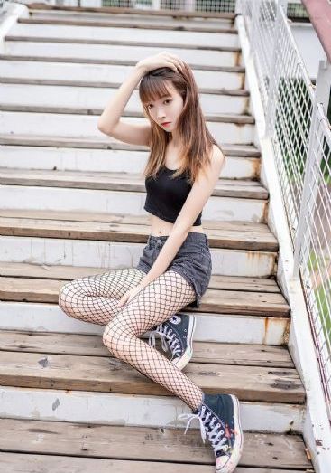 和阿姨同居的日子在线观看_1080高清在线观看