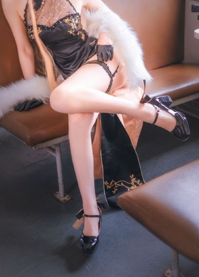 小婕子太紧了太深了在线观看_4K高清视频播放